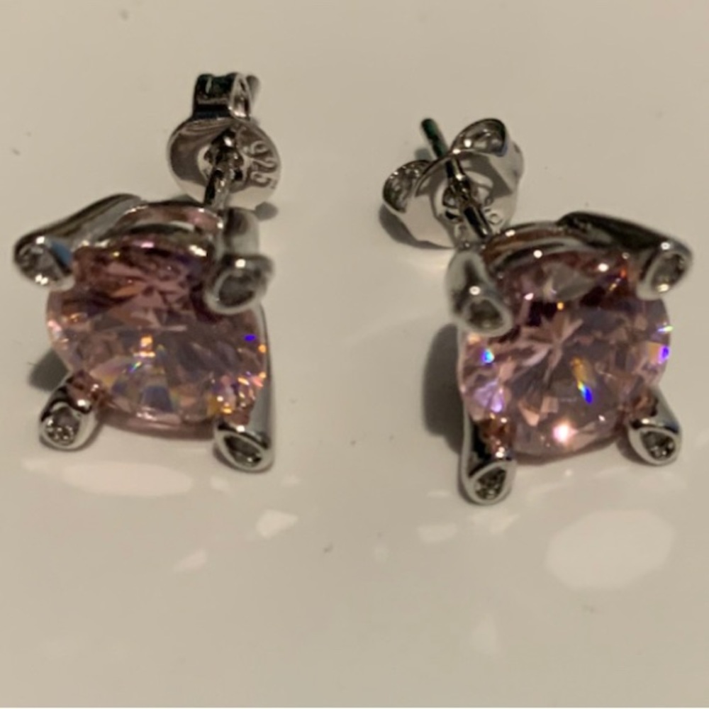NWOT Pink Sapphire Round Studs in 18k white gold